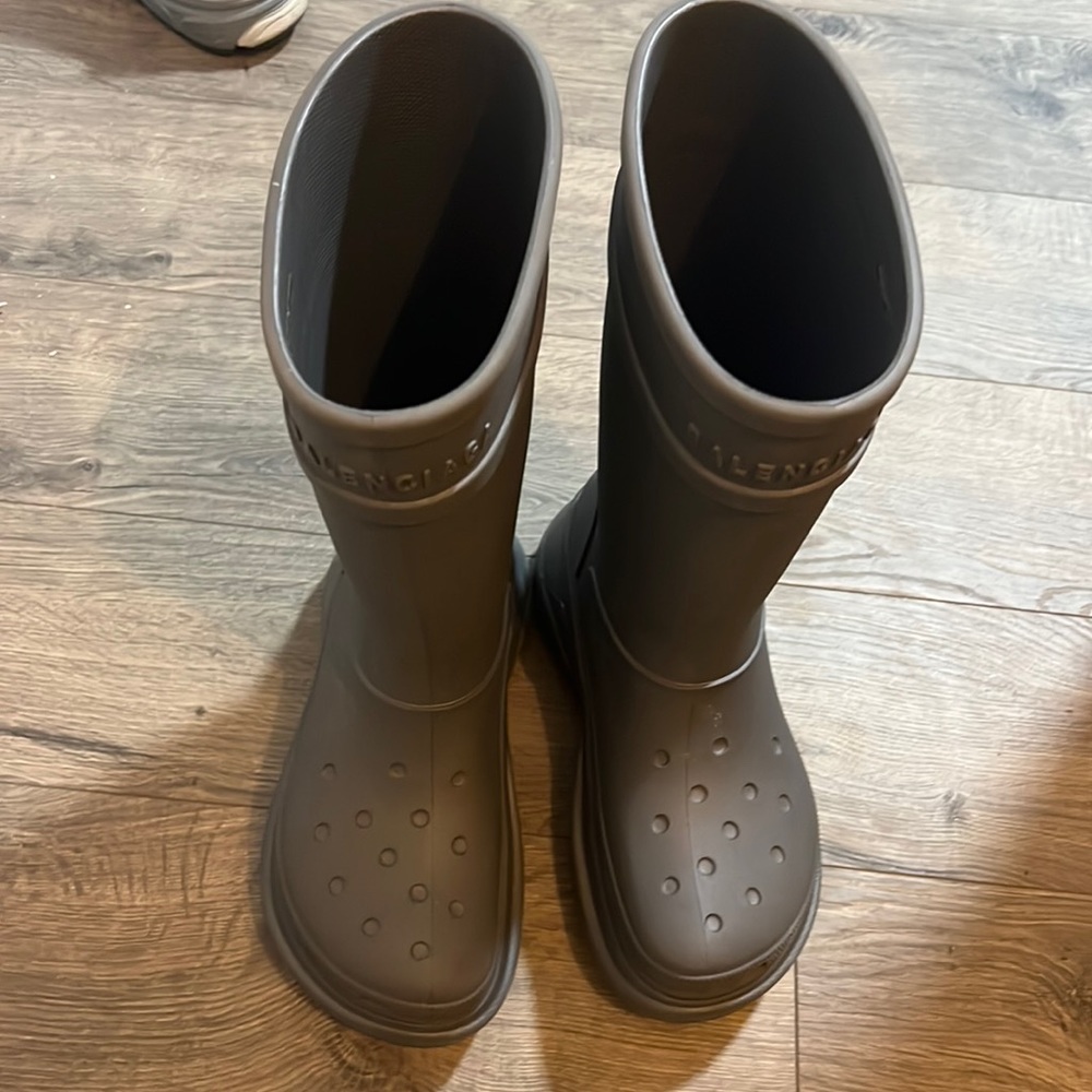 Balenciaga crocs
